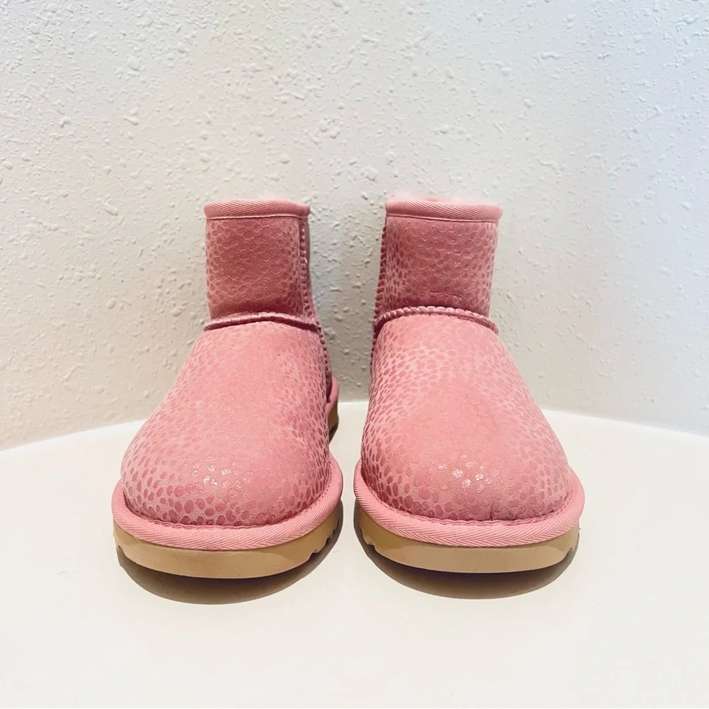 UGG classic mini